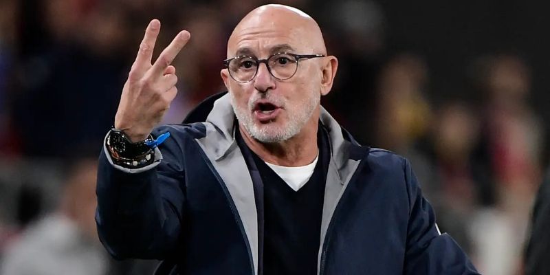 Luis de la Fuente giúp Tây Ban Nha gắn kết