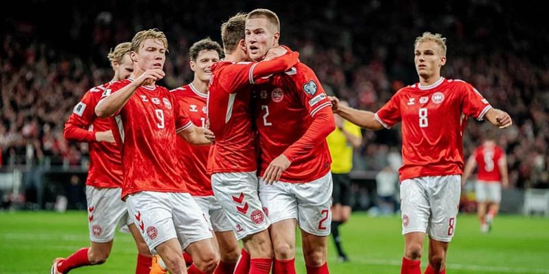Đan Mạch là đội mạnh nhất ở vòng Playoff nhánh D